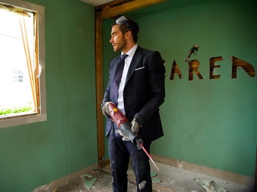 Jake Gyllenhaal stars in "Demolition."