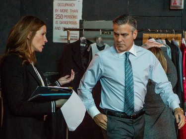 Julia Roberts as Patty Fenn and George Clooney as Lee Gates in TriStar Pictures' "Money Monster."