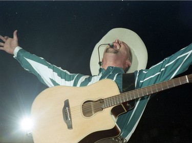 Garth Brooks performs at Sask Place in Saskatoon, August 14, 1996.
Provincial Archives of Saskatchewan StarPhoenix Collection, unprocessed, April 14, 1996, sheet no. #6139F, negative strip #6, negative #7.
