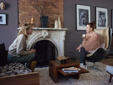 Greta Gerwig as Maggie (L) and Julianne Moore as Georgette in "Maggie's Plan."