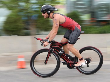 Ryan King competes in the Subaru 5i50 Saskatoon Triathlon on June 26, 2016.