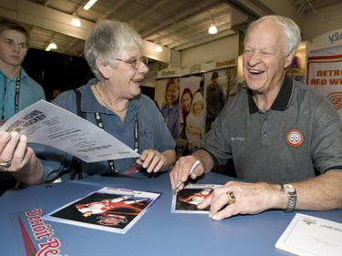 Gordie Howe, known as Mr. Hockey, signs autographs for fans at the Federated Co-operatives Ltd. marketing expo at Prarieland Park in Saskatoon, June 9, 2008. Mr. Howe, and the FCL, were both celebrating their 80th birthdays.