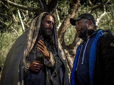 Rodrigo Santoro as Jesus (L) and director Timur Bekmambetov on the set of "Ben-Hur."