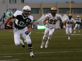 Huskies' receiver Mitch Hillis resumes his record-breaking pace this season.