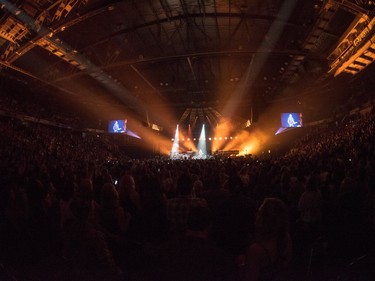 Keith Urban performs at Sasktel Centre in Saskatoon, September 17, 2016.