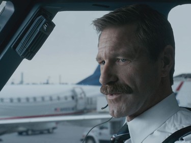 Aaron Eckhart stars in "Sully."