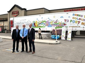 Grant Wicks, General Manager of Saskatoon Co-op, and representatives from FCL host a paint donation event to help the residents of Fort McMurray with their rebuilding efforts.