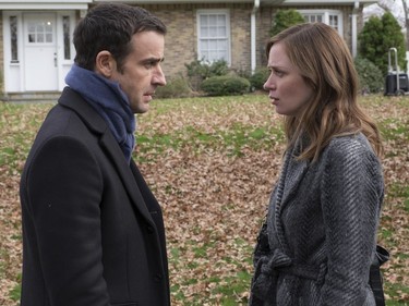 Justin Theroux and Emily Blunt star in "The Girl on the Train."