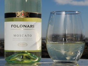 Folonari Moscato Chardonnay 2014.