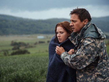Amy Adams as Louise Banks and Jeremy Renner as Ian Donnelly in "Arrival."