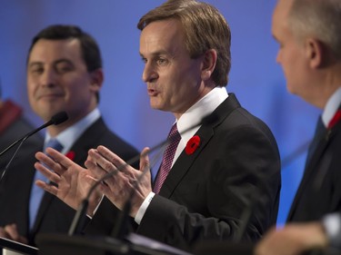 Conservatie candidate Andrew Saxton (C) in the Conservative Party's first leadership debate in Saskatoon, moderated by Kaveri Braid, November 9, 2016.