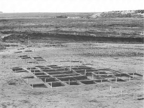 Excavating the Gowen 1 Site at the Saskatoon Landfill, fall 1977. (photo by Ernie Walker)