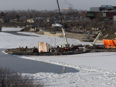 The polar vortex that has plumped itself over Saskatoon and the prairies has painted a new look to the South Saskatchewan River and at the construction site of the new traffic bridge, December 8, 2016.