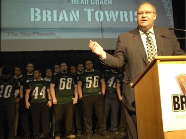 Huskies coach Brian Towriss expresses his gratitude to the 2000 people who showed up to the annual Dog's Breakfast in May 2007. (Richard Marjan/Saskatoon StarPhoenix)