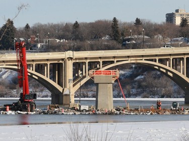 Construction continues on the new traffic bridge in Saskatoon on January 16, 2017.