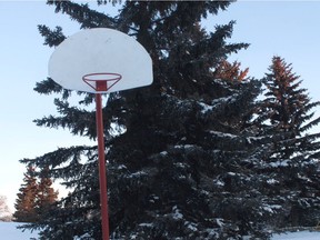 Winter basketball (Bob Florence photo)