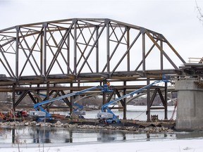 Work continues on the Traffic Bridge in Saskatoon on Feb. 16, 2017