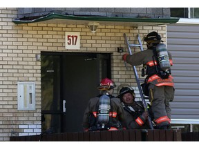 SASKATOON, SK - May 22, 2017 - Saskatoon Firefighters respond to an apartment fire at the 500 block of Avenue X South in Saskatoon on May 22, 2017. (Michelle Berg / Saskatoon StarPhoenix)