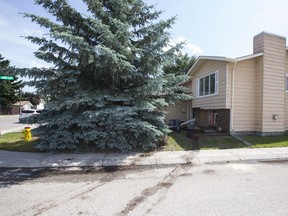 A house on the 100 block of Costigan Road is seen after a Vehicle has struck the front entrance in Saskatoon, SK on Saturday, July 1, 2017. (Saskatoon StarPhoenix/Kayle Neis)
Kayle Neis, Saskatoon StarPhoenix