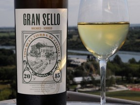 The wine of the week is Gran Sello Castilla 2016.