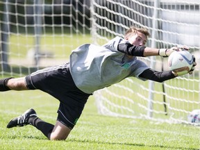 The Huskies' men beat the U of Victoria Vikes on Saturday, but lost to the Thompson Rivers University Wolfpack on Sunday.