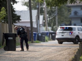 Saskatoon police respond to what was believed to be a shooting in the 2200 block of St. Charles Avenue in Saskatoon, SK on August 31, 2017. (Saskatoon StarPhoenix/Liam Richards)