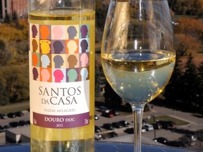 Santos da Casa Douro DOC 2015