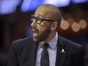 Memphis Grizzlies head coach David Fizdale calls to players in the first half of an NBA basketball game against the Brooklyn Nets Sunday, Nov. 26, 2017, in Memphis, Tenn. (AP Photo/Brandon Dill)