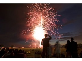 SASKATOON,SK--JUNE 01/2012-- Canada Day fireworks in the rain at Diefenbaker Park Sunday, July 01, 2012