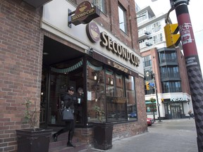 A group of Second Cup franchisees have filed a lawsuit against the Canadian coffee chain.