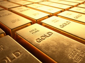 Newmont Mining Corp. and Goldcorp Inc. of Vancouver have agreed to combine their gold companies in a deal worth about US$10 billion.