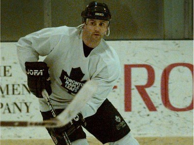 15 Toronto Maple Leaf sweater - Saskatchewan Sports Hall of Fame