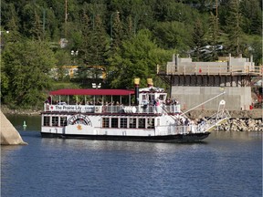 SASKATOON,SK-- June 22/2016  0623 news spec  --- The Prairie Lily cruses between the old and new pilings of the Traffic Bridge, Wednesday, June 22, 2016.