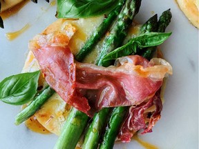 Asparagus, Crispy Prosciutto and Brie Flatbread (Renee Kohlman)