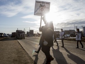 Following a week-long strike, during which picketers in Saskatoon walked the streets, Teamsters Canada announced on Nov. 26, 2019 that it had reached a tentative agreement with Canadian National Railway Co. to renew the collective agreement for more than 3,000 workers.