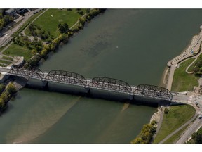 Aerial view of the traffic bridge in Saskatoon, SK on Friday, September 13, 2019. (Saskatoon StarPhoenix/Liam Richards)