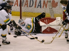 Tim Cheveldae makes a save in the 2007 Juno Cup in Prince Albert (Steve Hiscock for the Saskatoon StarPhoenix)