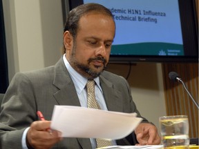 Saskatchewan's deputy chief medical officer Dr. Saqib Shahab delivers a technical briefing on the H1N1 pandemic on Sept. 16, 2009 in Regina, Sask.