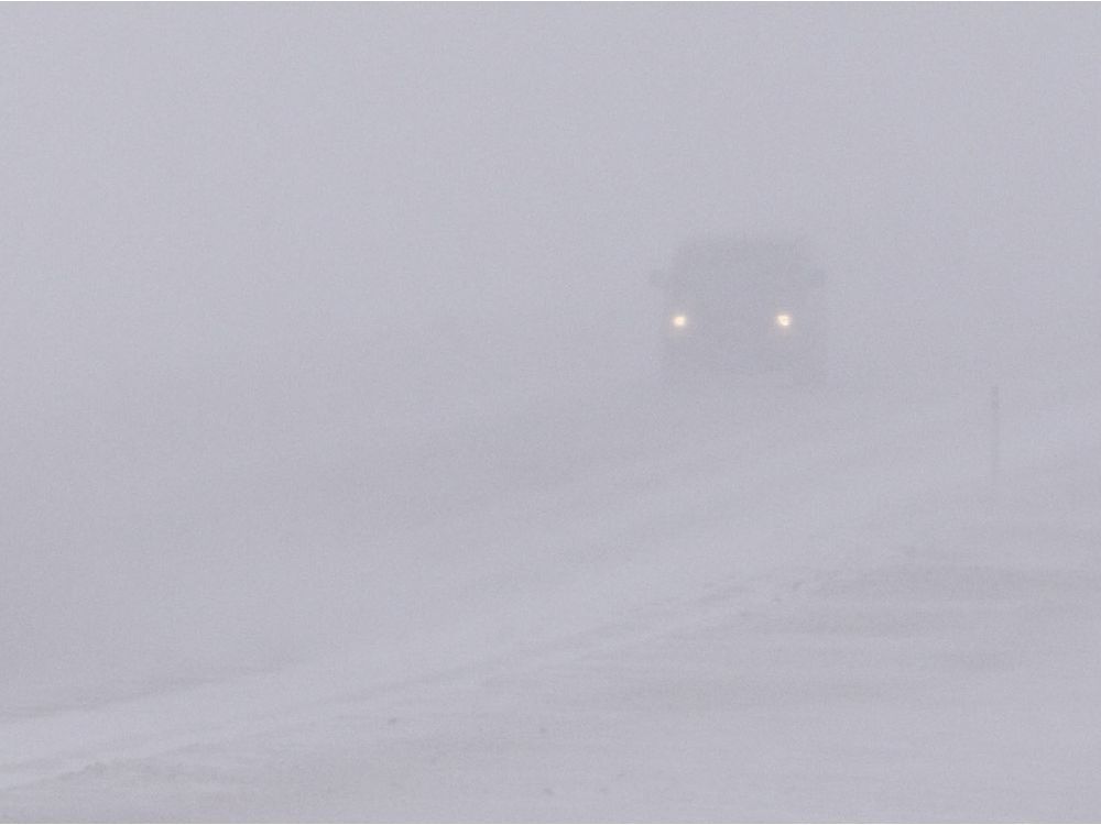 Avertissements de chute de neige pour de nombreuses régions de la Saskatchewan.  alors que la tempête hivernale souffle