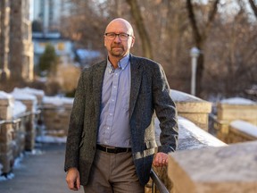 Le Dr Cory Neudorf est professeur de santé communautaire et d'épidémiologie à l'Université de la Saskatchewan et médecin-hygiéniste principal par intérim à la Saskatchewan Health Authority.