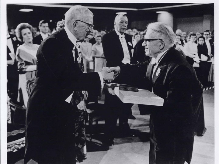  Gerhard Herzberg meets King Gustaf VI Adolf of Sweden in 1971. Photo provided by University of Saskatchewan on April 8, 2022. (Saskatoon StarPhoenix).