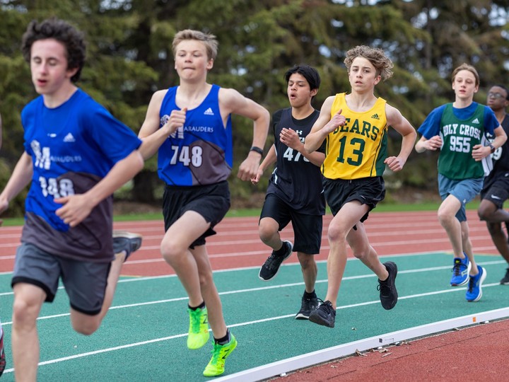  Saskatoon high school mini track meet in May 2022. Photo by Vic Pankratz.