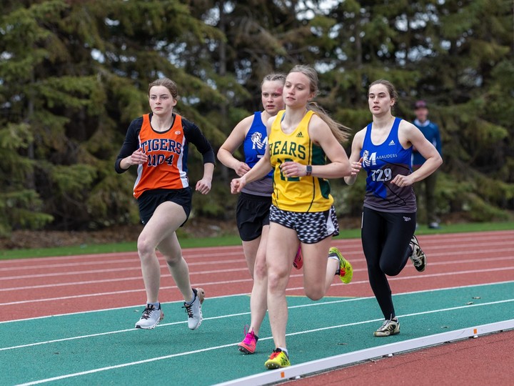  Saskatoon high school mini track meet in May 2022. Photo by Vic Pankratz.