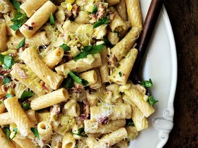 Creamy leek and bacon pasta