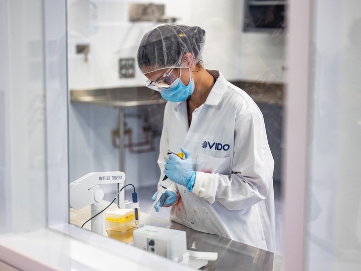  Grad student and PhD candidate Kezia Fourie works in the Vaccine and Infectious Disease Organization’s (VIDO) new manufacturing facility, the Vaccine Development Centre, on the University of Saskatchewan campus in Saskatoon on June 28, 2022.