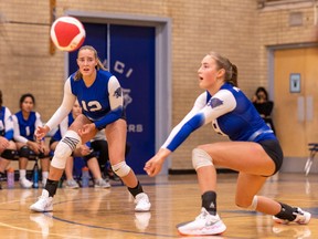 Saskatoon high school girls volleyball action from September 15, 2022. Photo by Victor Pankratz.