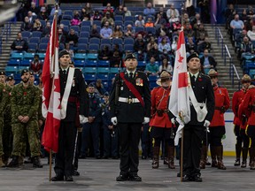 Plus de 6 000 personnes ont assisté à la cérémonie du jour du Souvenir au SaskTel Centre de Saskatoon le 11 novembre 2022.