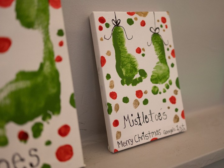 Deprise Houle made a mistletoes craft for her new baby George’s first Christmas in their new home.