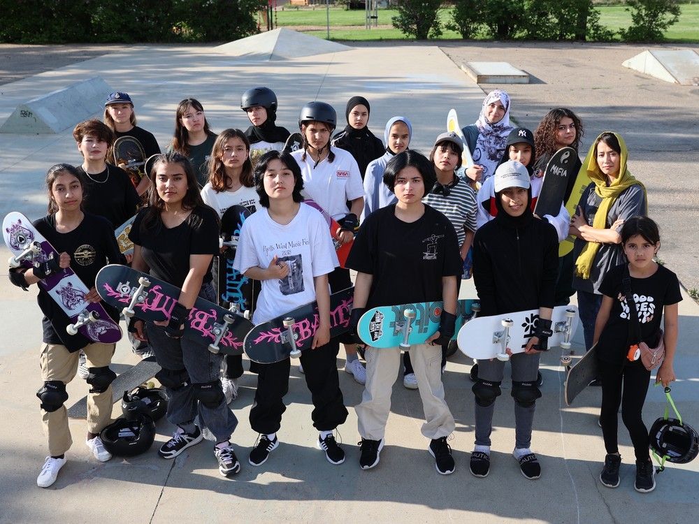 Une nouvelle équipe de skateboard donne aux filles afghanes de Saskatoon la chance de patiner