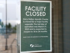 Harry Bailey Aquatic Centre closure sign